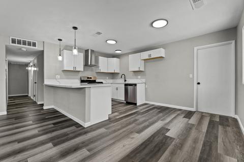 202 E Sunnyview Ave, Visalia, CA 93291 photo 8