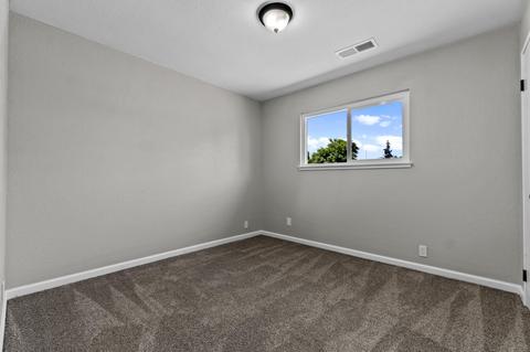 202 E Sunnyview Ave, Visalia, CA 93291 photo 16