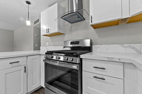 202 E Sunnyview Ave, Visalia, CA 93291 photo 12