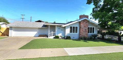 1215 12th St, Reedley, CA 93654