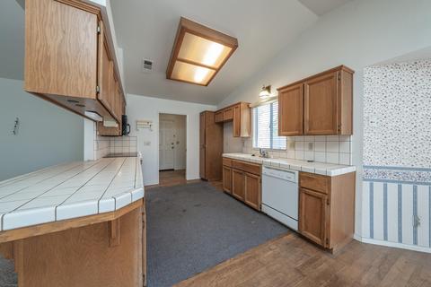 716 Burgan Ave, Clovis, CA 93611 photo 12