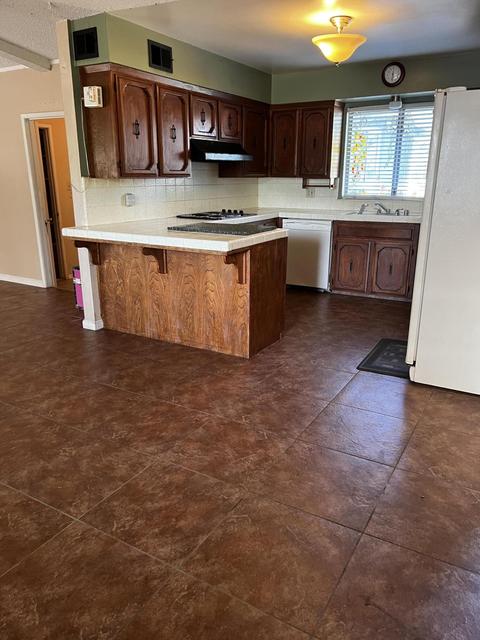 896 Renn Ave, Clovis, CA 93611 photo 8