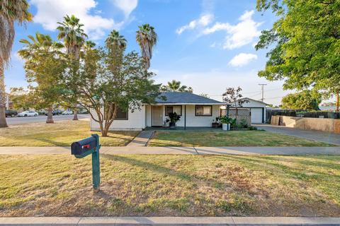 440 W Elm Ave, Tulare, CA 93274