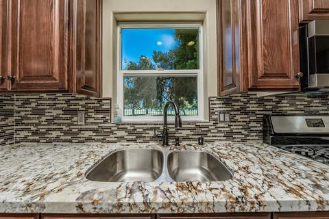 190 Lake Dr, Lemoore, CA 93245 photo 9