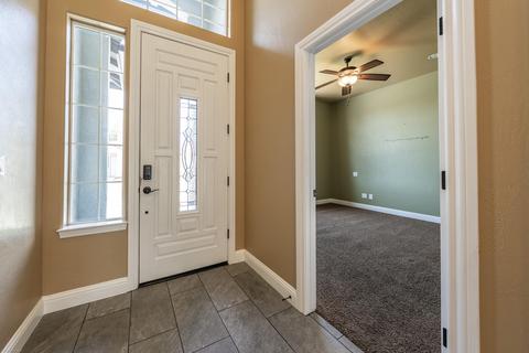190 Lake Dr, Lemoore, CA 93245 photo 3