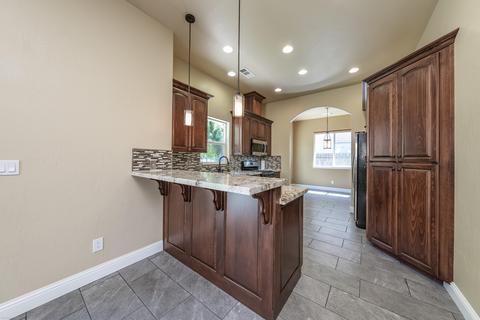 190 Lake Dr, Lemoore, CA 93245 photo 7