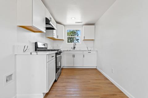 1922 E Caldwell Ave, Visalia, CA 93292 photo 13