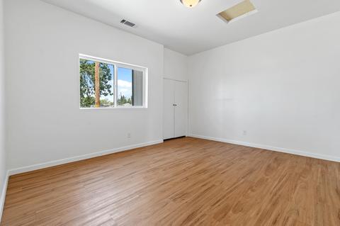 1922 E Caldwell Ave, Visalia, CA 93292 photo 17