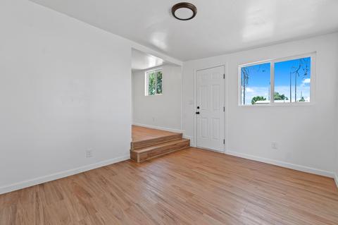 1922 E Caldwell Ave, Visalia, CA 93292 photo 6