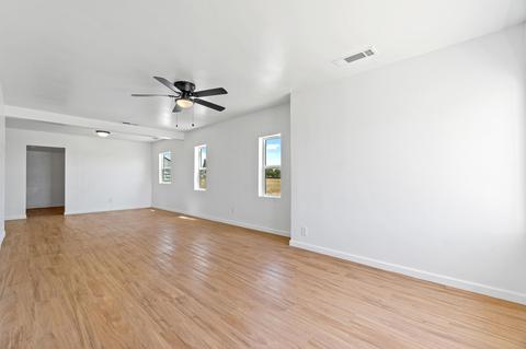 1922 E Caldwell Ave, Visalia, CA 93292 photo 9