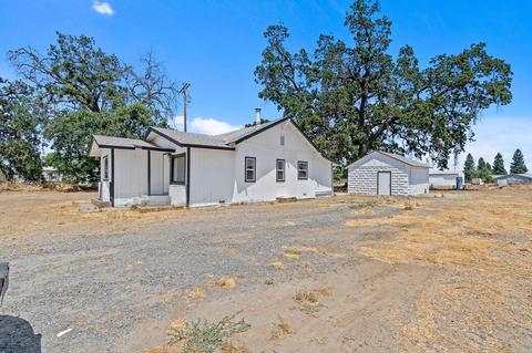 1922 E Caldwell Ave, Visalia, CA 93292 photo 4