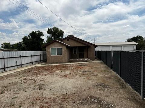 104 S Cobb St, Porterville, CA 93257