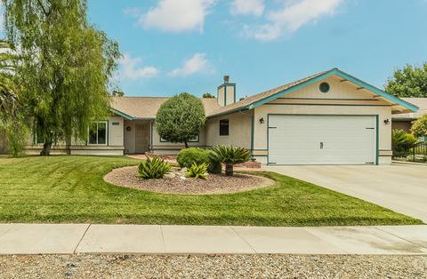 1664 E Sandalwood Ave, Tulare, CA 93274