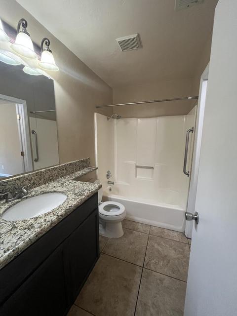 836 E Harold Ave, Visalia, CA 93292 photo 11
