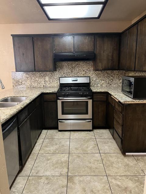 836 E Harold Ave, Visalia, CA 93292 photo 7