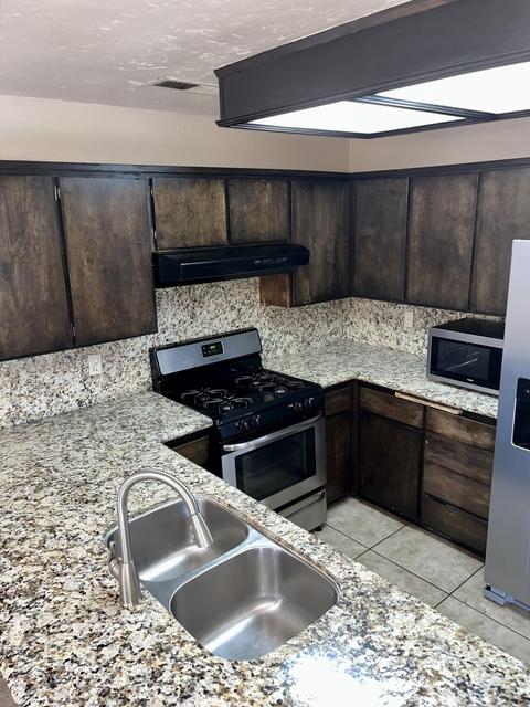 836 E Harold Ave, Visalia, CA 93292 photo 6
