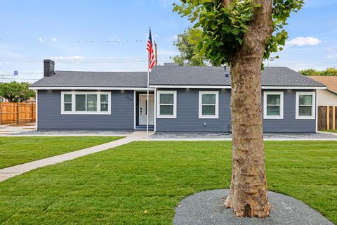1055 E Sycamore Ave, Tulare, CA 93274