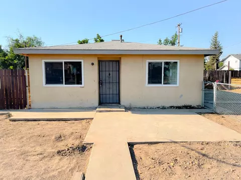 312 W Visalia Rd, Farmersville, CA 93223