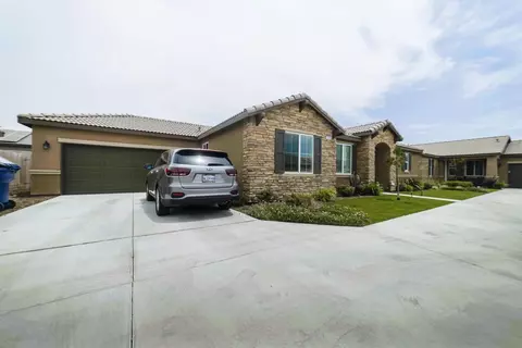 3256 Manchester St, Tulare, CA 93274