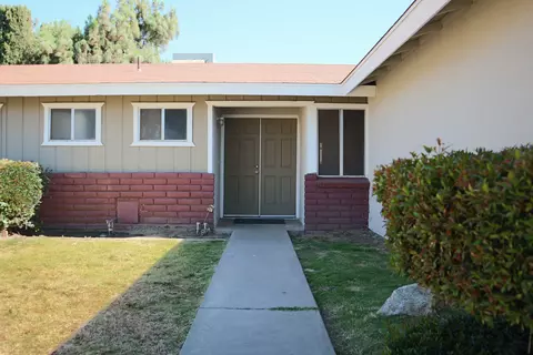 1611 W Mulberry Ave, Porterville, CA 93257