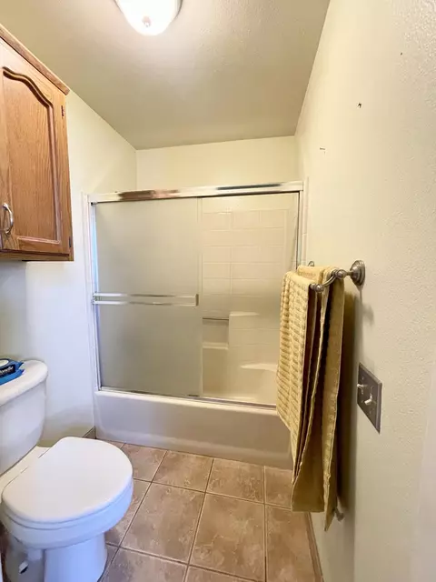 2714 E Parker Ct, Visalia, CA 93292 photo 16