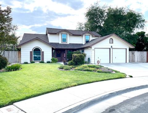 390 Palm Ct, Hanford, CA 93230