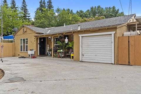 135 S Chinowth St, Visalia, CA 93291