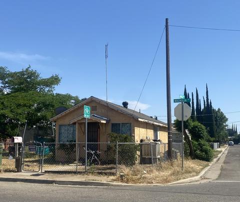 1540 E Magnolia Way, Dinuba, CA 93618