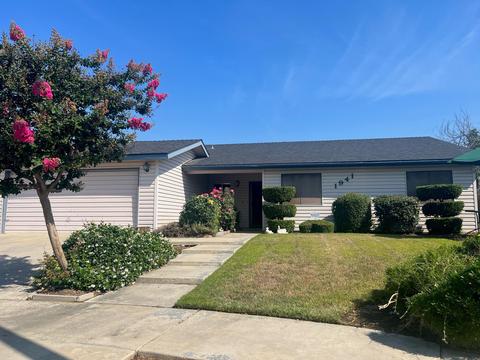 1941 N Mckinley Ct, Tulare, CA 93274