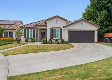 3640 E College Ct, Visalia, CA 93292