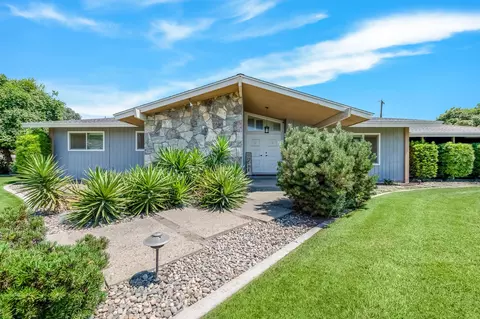 3235 W Royal Oaks Dr, Visalia, CA 93277