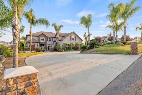 372 Valley View Dr, Exeter, CA 93221