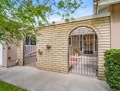126 S Olive St, Lemoore, CA 93245 photo 2