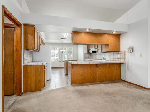 69 Cantebury Dr, Lemoore, CA 93245 photo 7