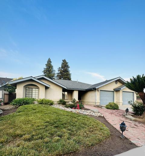 1200 N Lindale Way, Porterville, CA 93257
