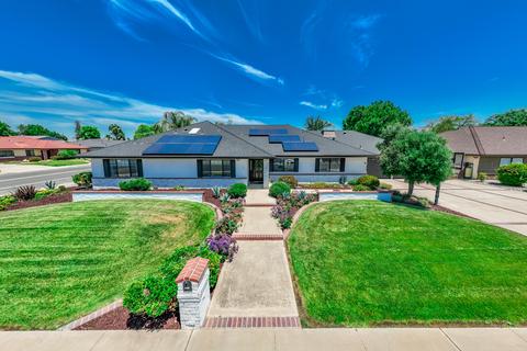 388 Timberline Ct, Hanford, CA 93230