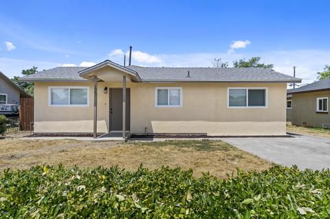 1547 N Locust St, Visalia, CA 93291