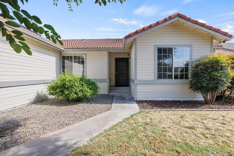 1849 E Roosevelt Ct, Visalia, CA 93292