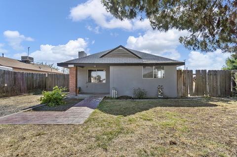 1834 Hardcastle Ave, Hanford, CA 93230