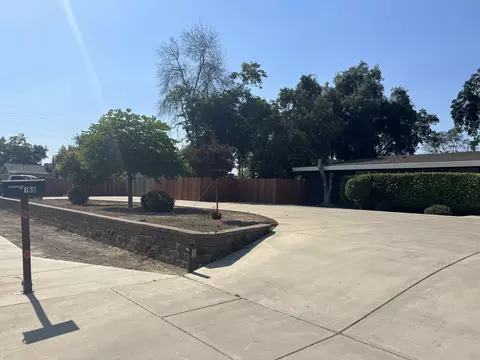 160 E Prosperity Ave, Tulare, CA 93274 photo 3
