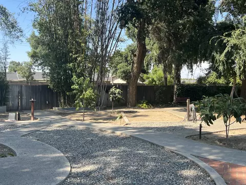 160 E Prosperity Ave, Tulare, CA 93274 photo 21