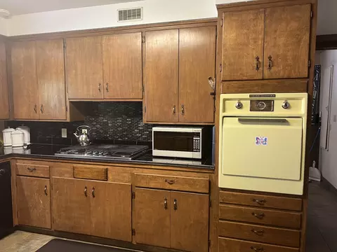 160 E Prosperity Ave, Tulare, CA 93274 photo 10