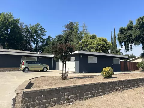 160 E Prosperity Ave, Tulare, CA 93274 photo 2