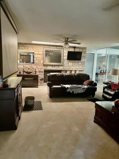 160 E Prosperity Ave, Tulare, CA 93274 photo 12