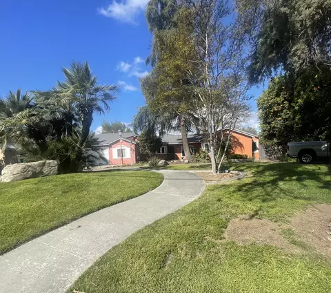 855 N Oaks St, Tulare, CA 93274