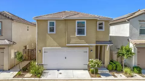 3725 Euphoria Pl, Clovis, CA 93619