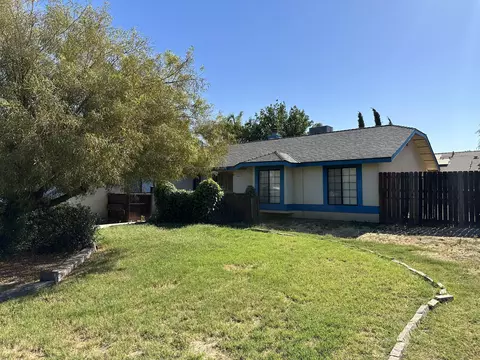 539 S Acacia Dr, Lemoore, CA 93245 photo 3