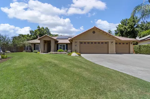 6037 W Cherry Ct, Visalia, CA 93277
