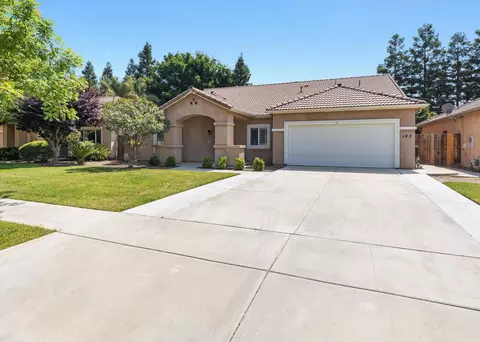 142 N Boise Ct, Visalia, CA 93291