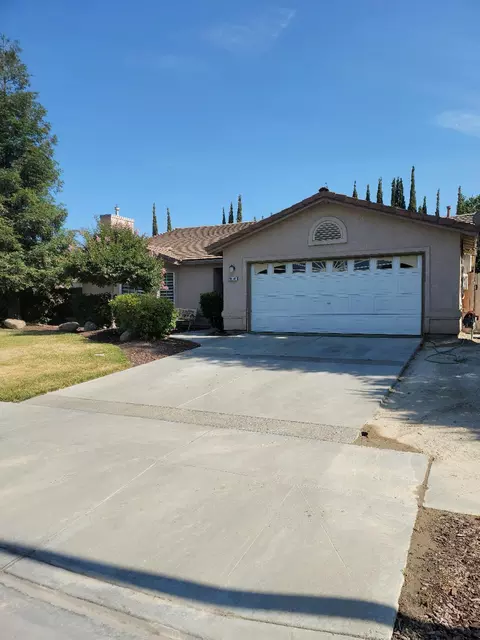 16005 W San Joaquin Ave, Kerman, CA 93630 photo 2